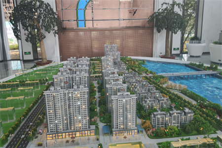 衡王府花园11楼105平三室中装带储藏室车库126万可按揭过